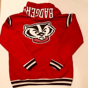 Pull over Badgers Jacket